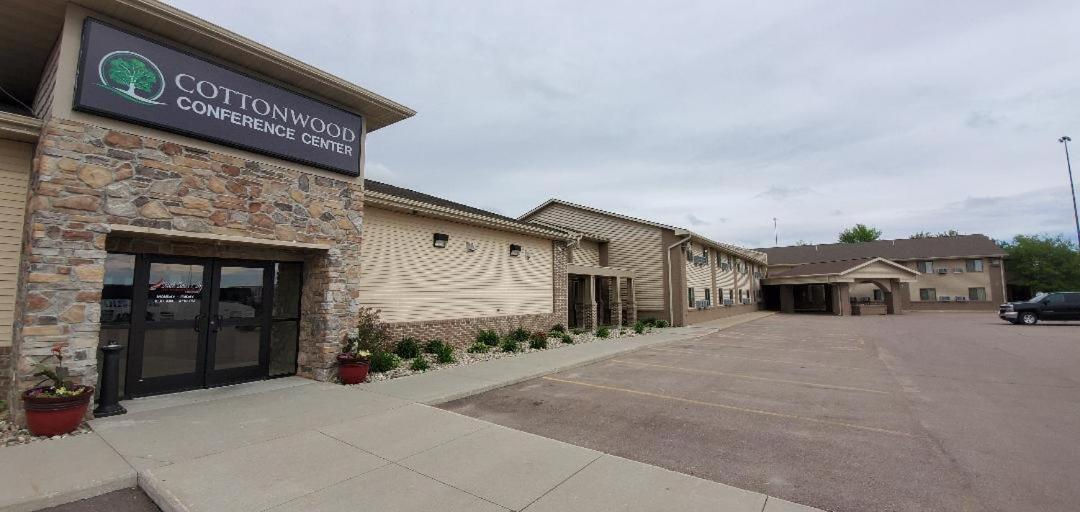 Cottonwood Inn And Conference Center South Sioux City 外观 照片